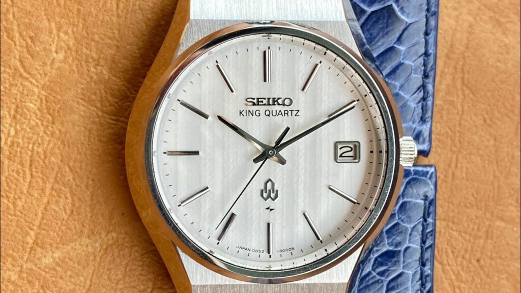 Vintage 1977 Seiko King Quartz 0852-8005 w/ Original Very Clean Striped Linen Mother of Pearl Dial