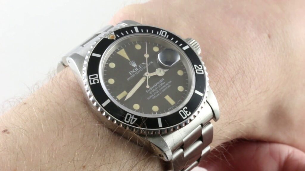 Vintage Rolex Submariner 16800 Luxury Watch Review